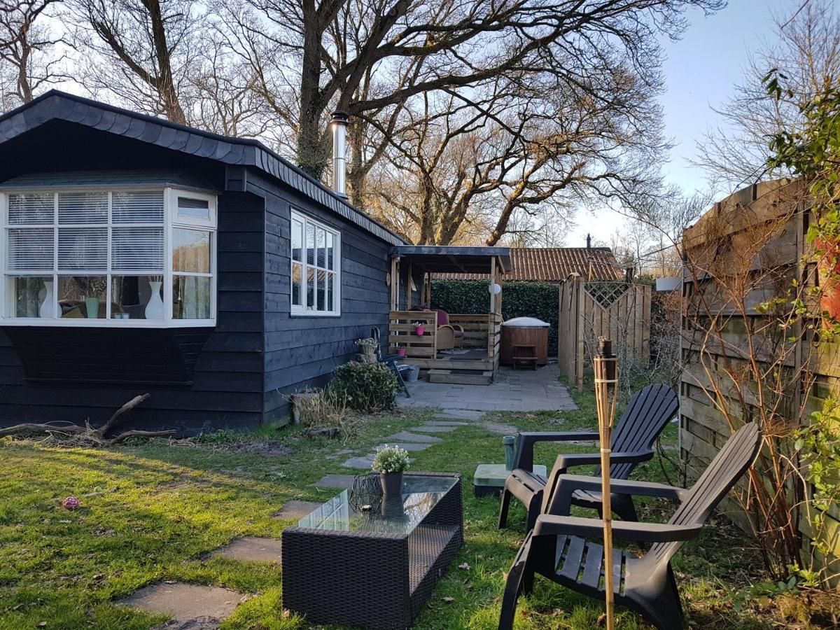Chalet 2 Pers Met Hottub - Aan De Bosrand - Ijsselmeer - Gaasterland - Bos Rijs Exteriör bild